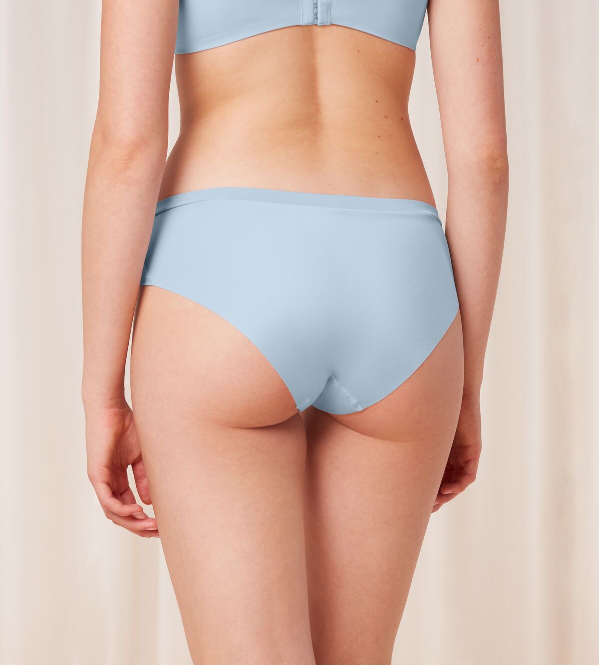 Body Make-Up Soft Touch Hipster Ex