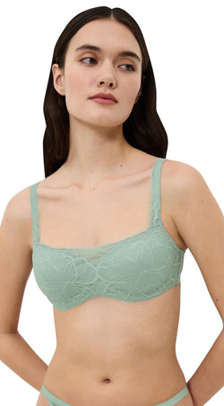 بودي ميك-آب إليوجين دانتيل