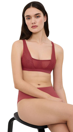 أورا سبوت لايت تي