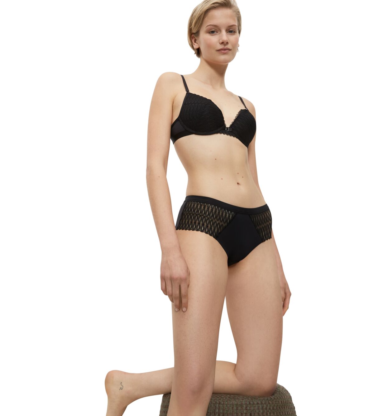 Aura Spotlight Maxi Brief